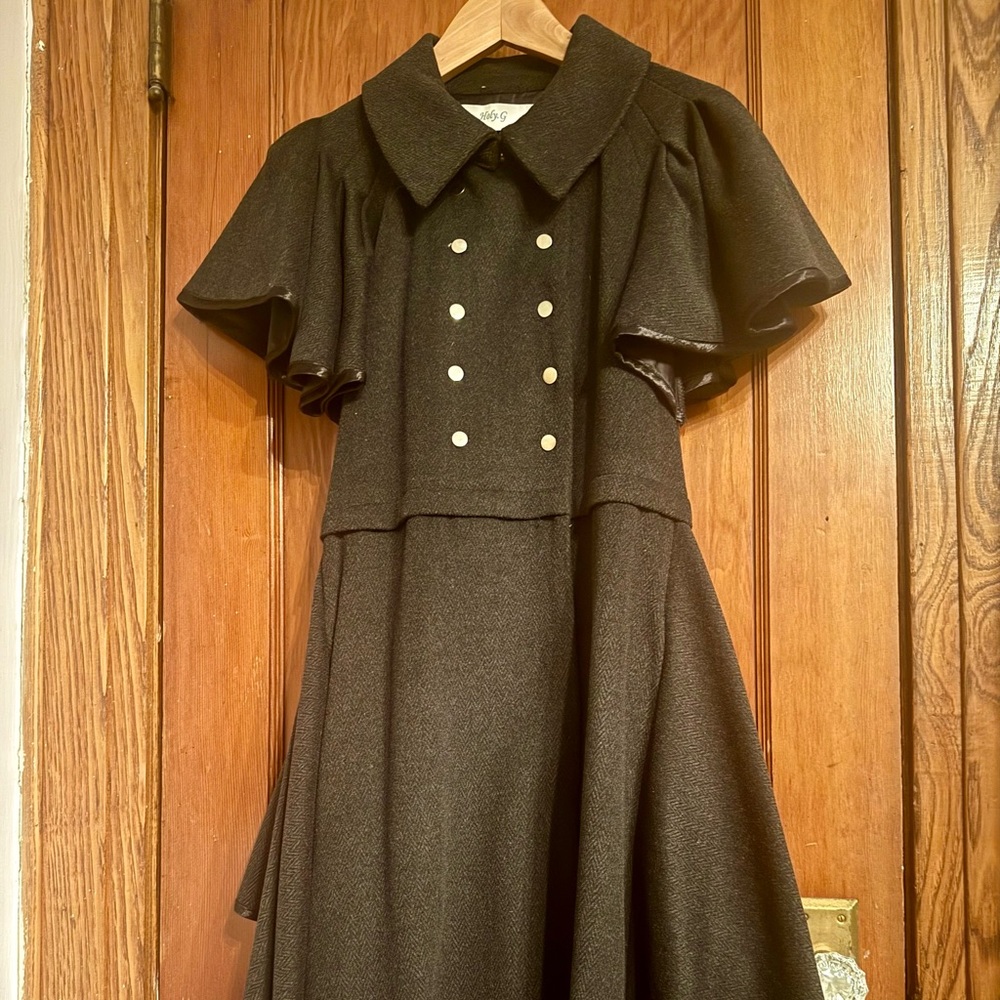 Gorgeous Dress Coat with Flirty Sleeves and Hem